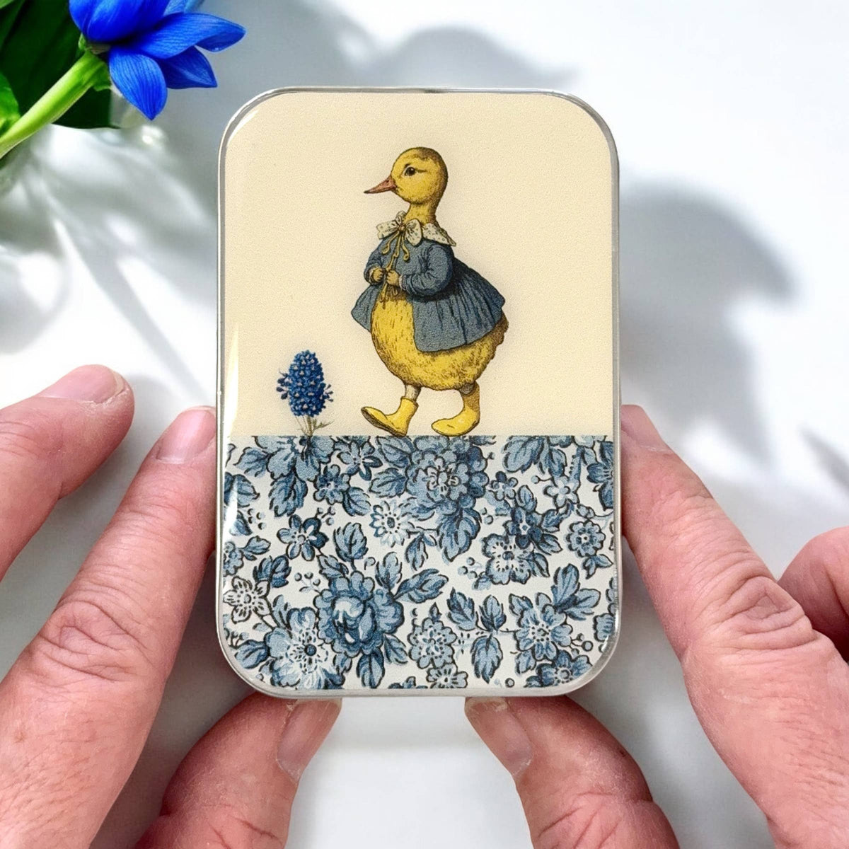 Duck and flower notions tin