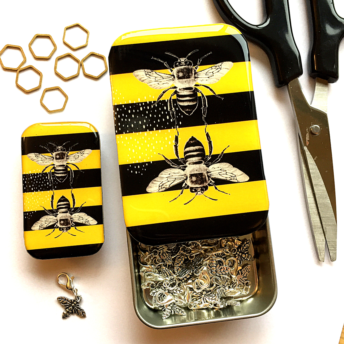 Bee Tin, Bee Notions Tin: Large