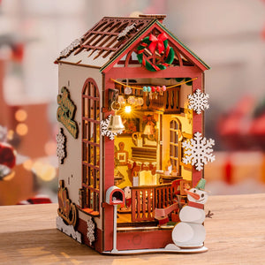 Christmas Street Scene - DIY Book Nook Kit