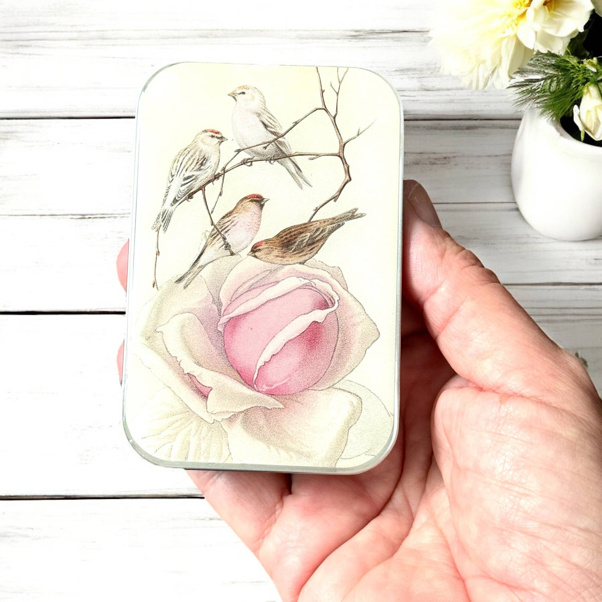 Vintage Rose & Birds Notions Tin – Large Slider