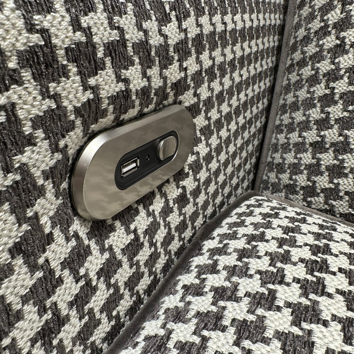 Eddie Motorized Recliner