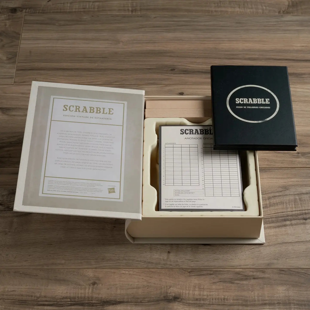 Scrabble Spanish Vintage Bookshelf Edition